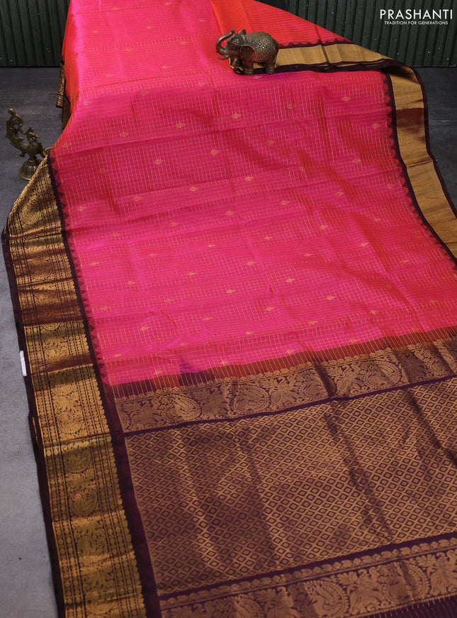Kuppadam silk cotton saree dual shade of pink and wine shade with allover zari checked pattern and zari woven border