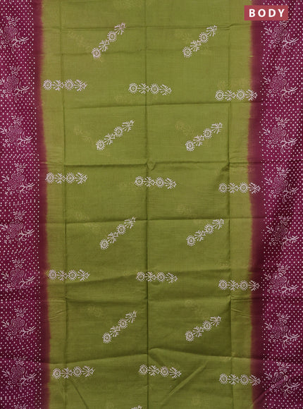 Semi bamboo saree light green and dark magenta pink with allover thread weaves & prints and printed border