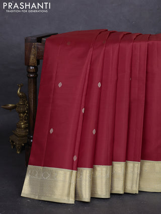 Red & Pastel Green Pure Kanchipuram Silk - Buttas