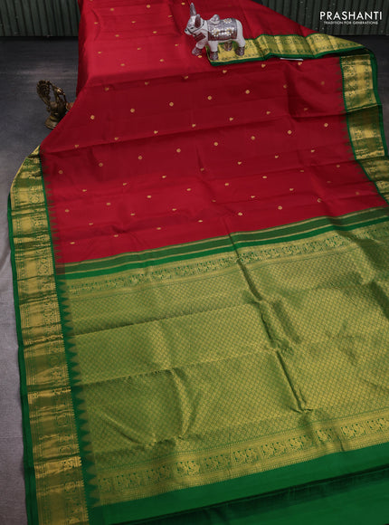 Maroon & Green Pure Kanchipuram Silk - Buttas