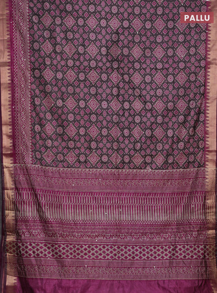 Grey & Magenta Pink Semi Tussar Saree - Kantha Work