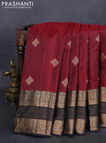 Maroon & Black Kanchipuram Silk - Buttas