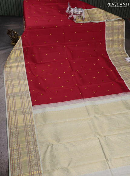 Red & Pista Green Pure Kanchipuram Silk - Buttas
