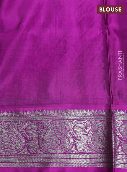Green & Magenta Pink Venkatagiri Silk - Buttas