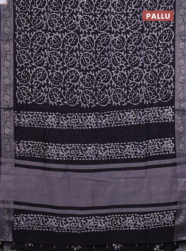 Maheshwari silk cotton saree navy blue with allover batik prints and zari woven border