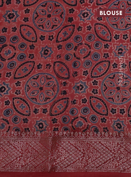 Chiniya silk saree black and maroon with plain body and woven border