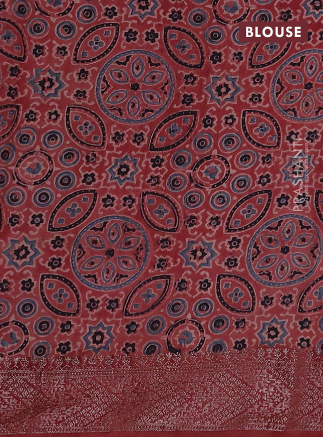 Chiniya silk saree green and maroon with plain body and woven border