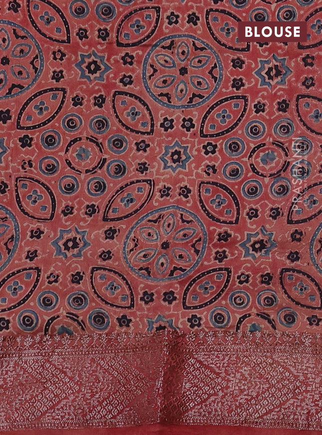 Chiniya silk saree green and maroon with plain body and woven border