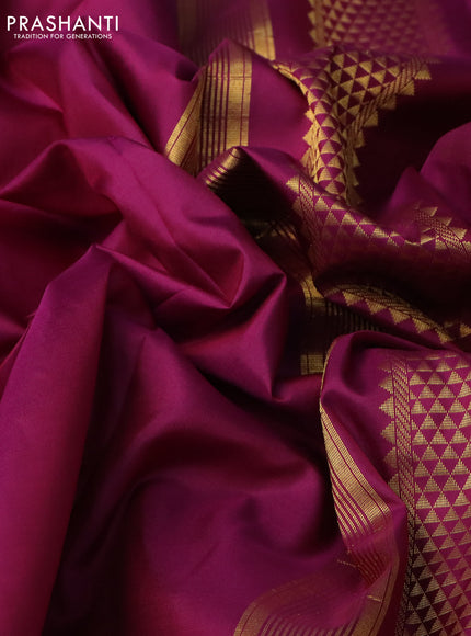 10 Yards silk saree deep purple and dark green with plain body and zari woven border