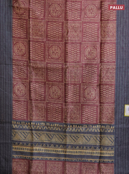 Semi tussar saree pastel maroon and grey with allover batik prints and katha stitch work pallu & border