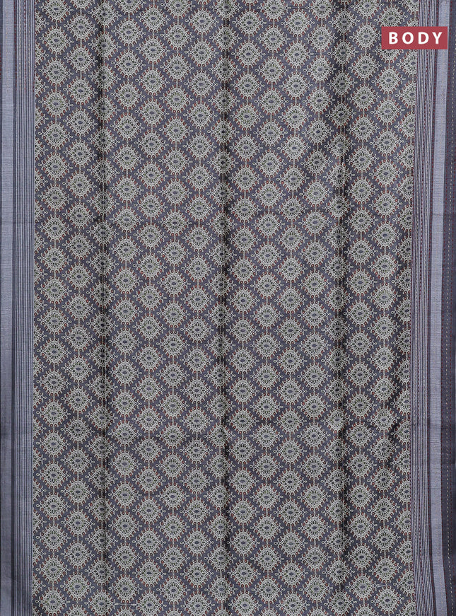 Semi tussar saree grey with allover prints and kantha stitch work border