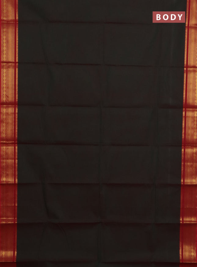 Chettinad cotton saree dual shade of green and red with plain body and zari woven border