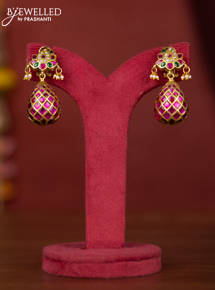 Jadau earring with jadau stones and green beads hanging