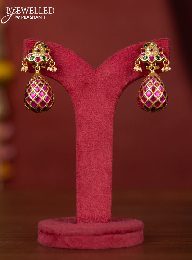 Jadau earring with jadau kundan stones and pearl hangings