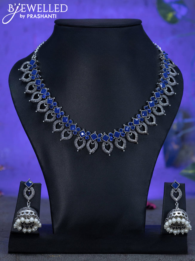 Oxidised necklace with sapphire stones