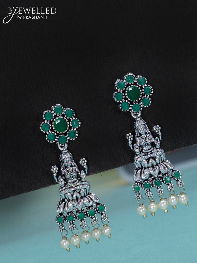 Oxidised haaram emerald stones with lakshmi pendant and pearl hangings