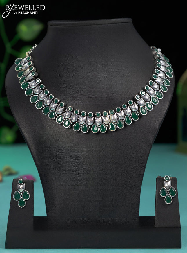 Oxidised necklace with emerald stones