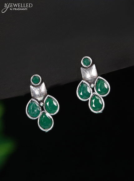 Oxidised necklace with emerald stones