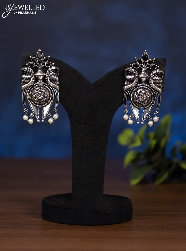 Oxidised earring with black stones and pearl hangings