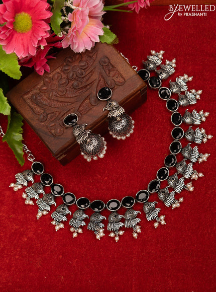 Oxidised necklace with black stones and pearl hangings