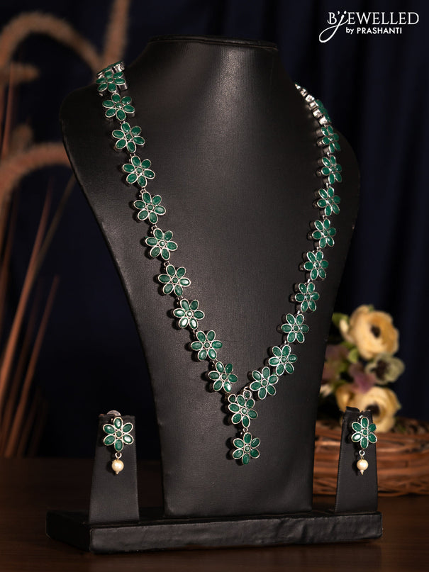 Oxidised haaram floral design with emerald stones