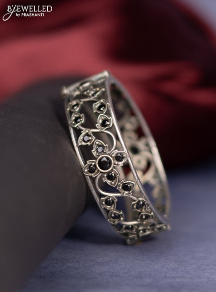 Oxidised screw type bangle with black stones