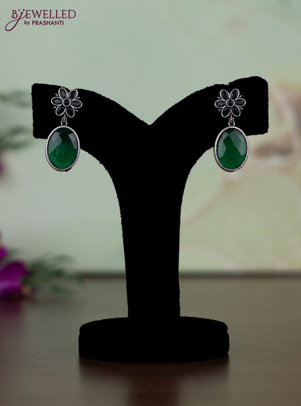 Oxidised necklace with emerald stones and pearl hangings
