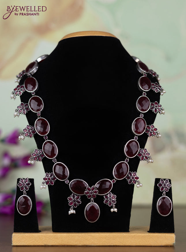 Oxidised necklace with ruby stones and pearl hangings