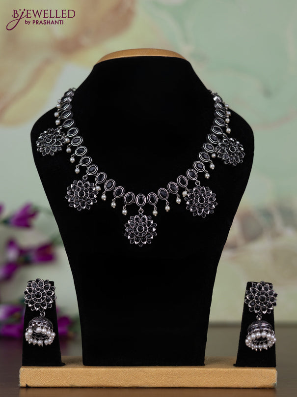 Oxidised necklace with black stones and pearl hangings