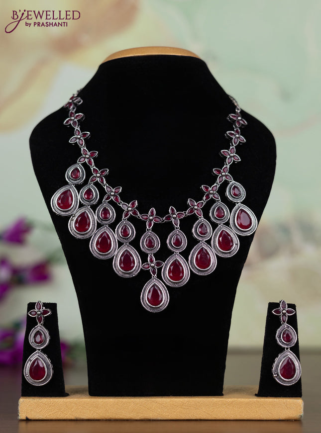 Oxidised necklace with ruby stones