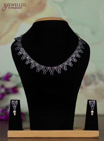 Oxidised necklace with sapphire stones