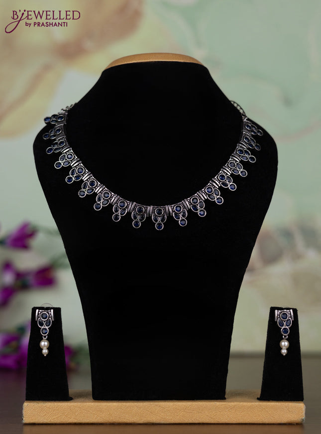 Oxidised necklace with sapphire stones