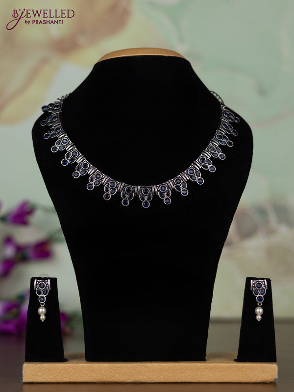 Oxidised necklace with sapphire stones