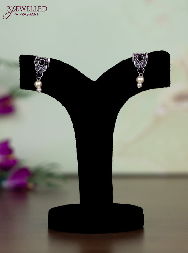 Oxidised necklace with black and white stones