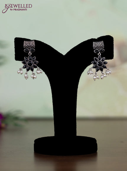 Oxidised necklace with black stones and pearl hangings