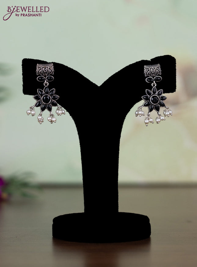 Oxidised necklace with black stones and pearl hangings