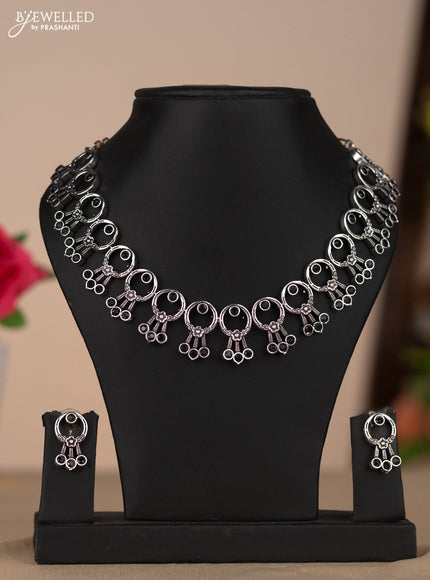 Oxidised neclace circle design with black stones