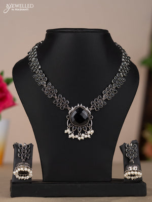Oxidised necklace in black stones