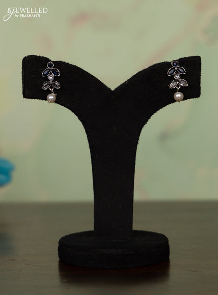 Oxidised necklace leaf design with sapphire & white stones and pearl hanging