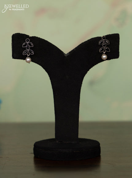 Oxidised necklace leaf design with black stones and pearl hanging
