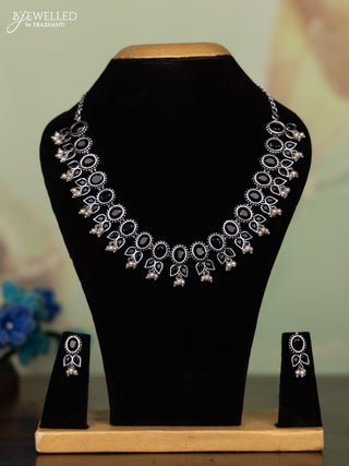 Oxidised necklace with black stones and pearl hangings