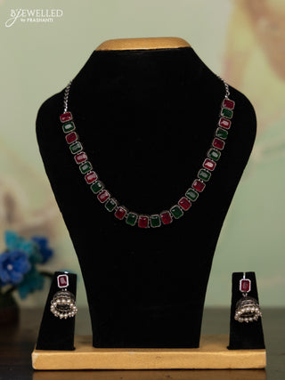 Oxidised necklace with kemp stones