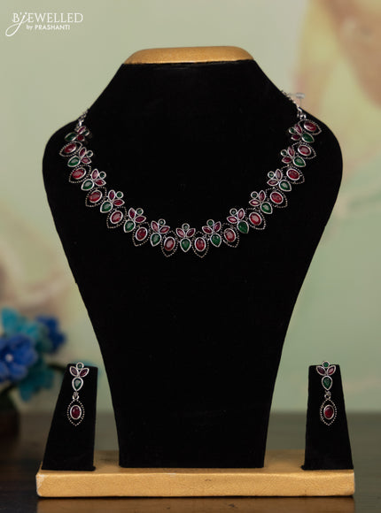 Oxidised necklace with kemp stones