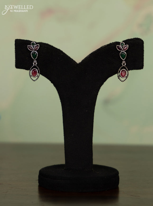 Oxidised necklace with kemp stones