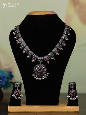 Oxidised necklace with kemp stones and pearl hangings