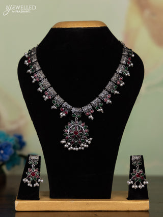 Oxidised necklace with kemp stones and pearl hangings