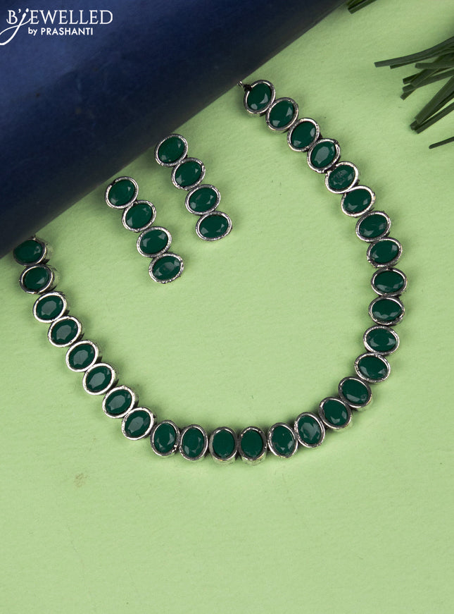 Oxidised necklace with emerald stones