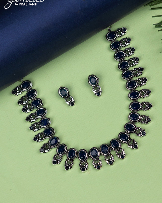 Oxidised necklace with sapphire stones