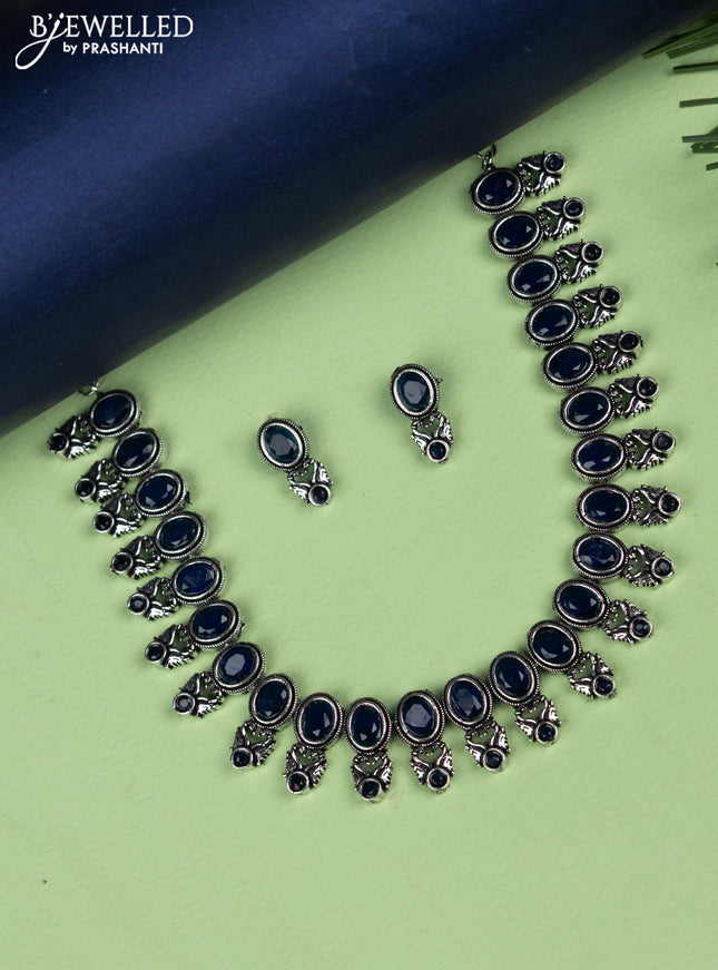 Oxidised necklace with sapphire stones