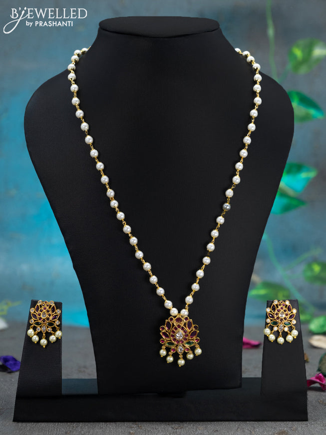 Pearl necklace with kemp & cz stones and pearl hangings